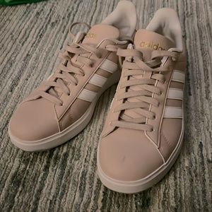Adidas Womens Grand Court WonderTAN, Cloudfoam Lifestyle Comfort Shoe, worn once